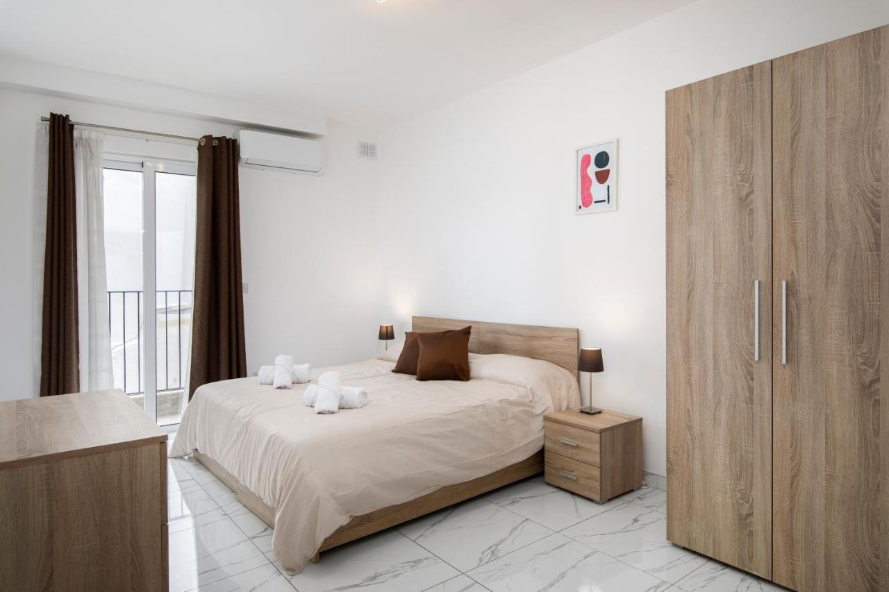 Sea View Apartment 2 Bedrooms 2 Bathrooms, 2 Minutes Away From The Sea San Ġiljan Extérieur photo