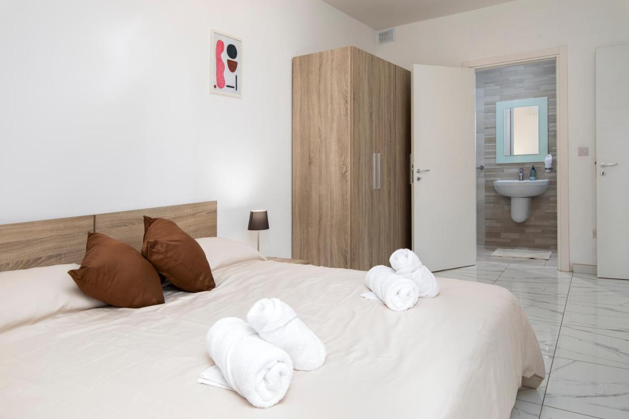 Sea View Apartment 2 Bedrooms 2 Bathrooms, 2 Minutes Away From The Sea San Ġiljan Extérieur photo